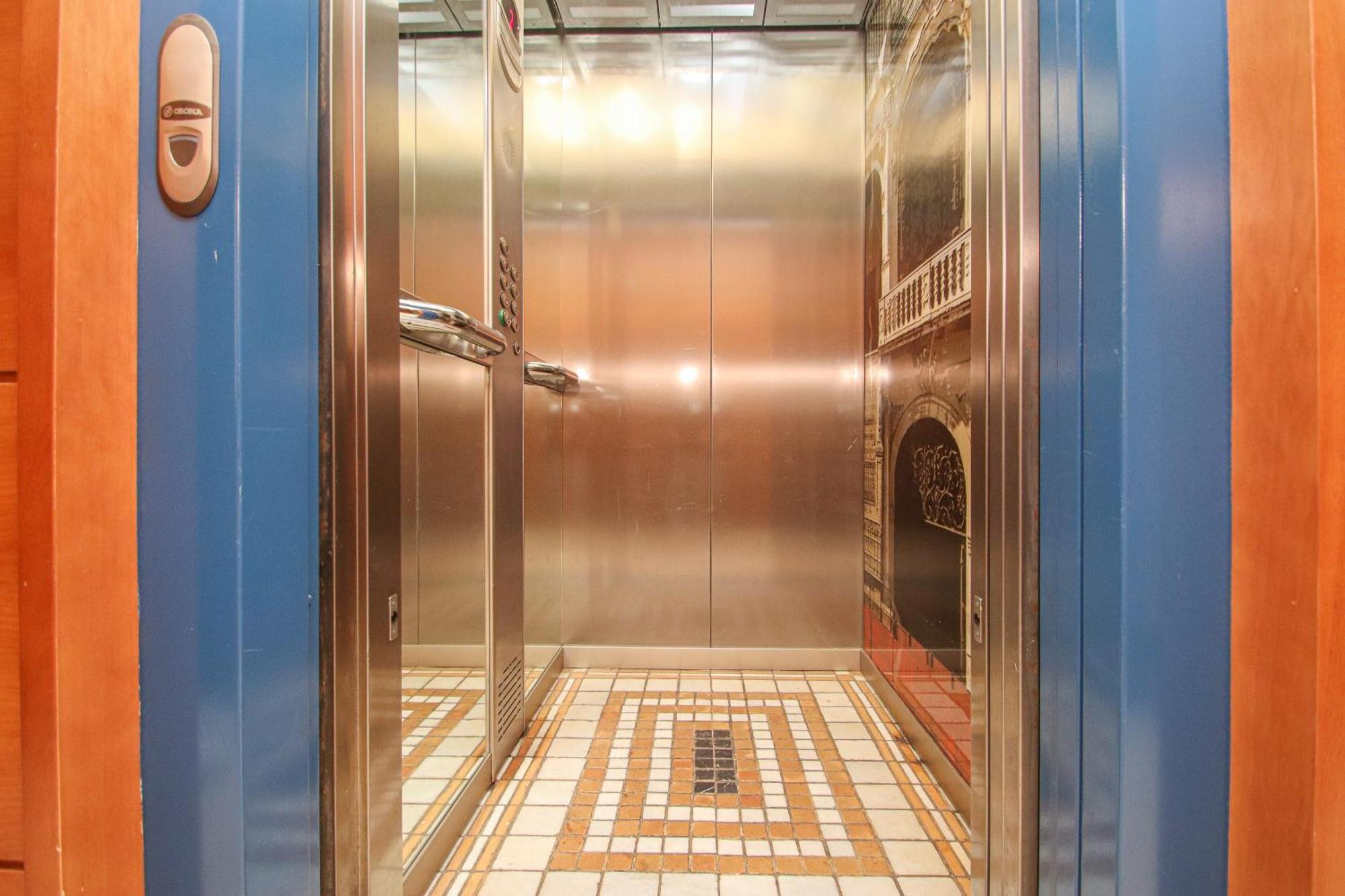 Luxury Apt In Plaza De Espana - Free Parking Seville Exterior photo